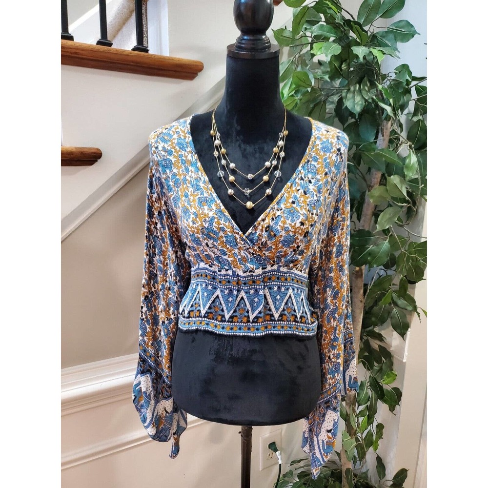 Gypsy Rose Women's Blue Floral Polyester V-Neck Long Sleeve Casual Top Blouse L